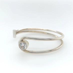 Bangle with zirconia