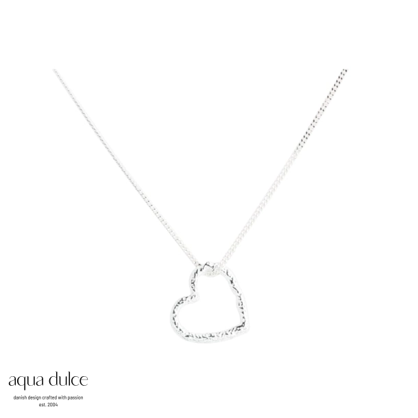  LOVE ME NEW NECKLACE 