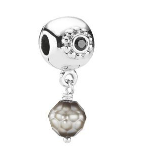 Grey facet kultur perle black zirconia