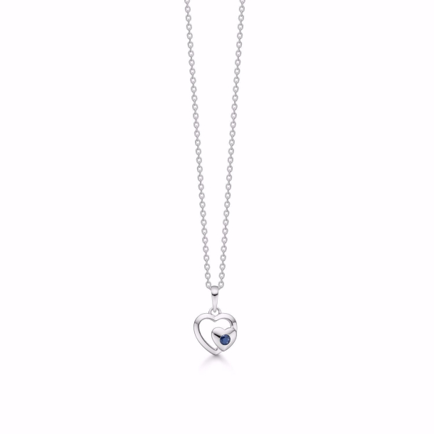 Hvidgulds hjerte med bl safir - 8 kt. hvidguld