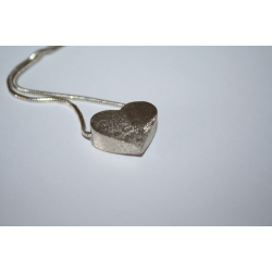 Massiv hjerte med k�de