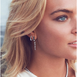 reringe Adria creolo piccolo - med ferskvandsperler og hvide zirkoner.