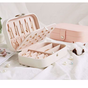 Smykkeskrin i hvid med glimmer