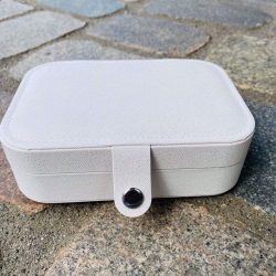 Smykkeskrin i hvid med glimmer